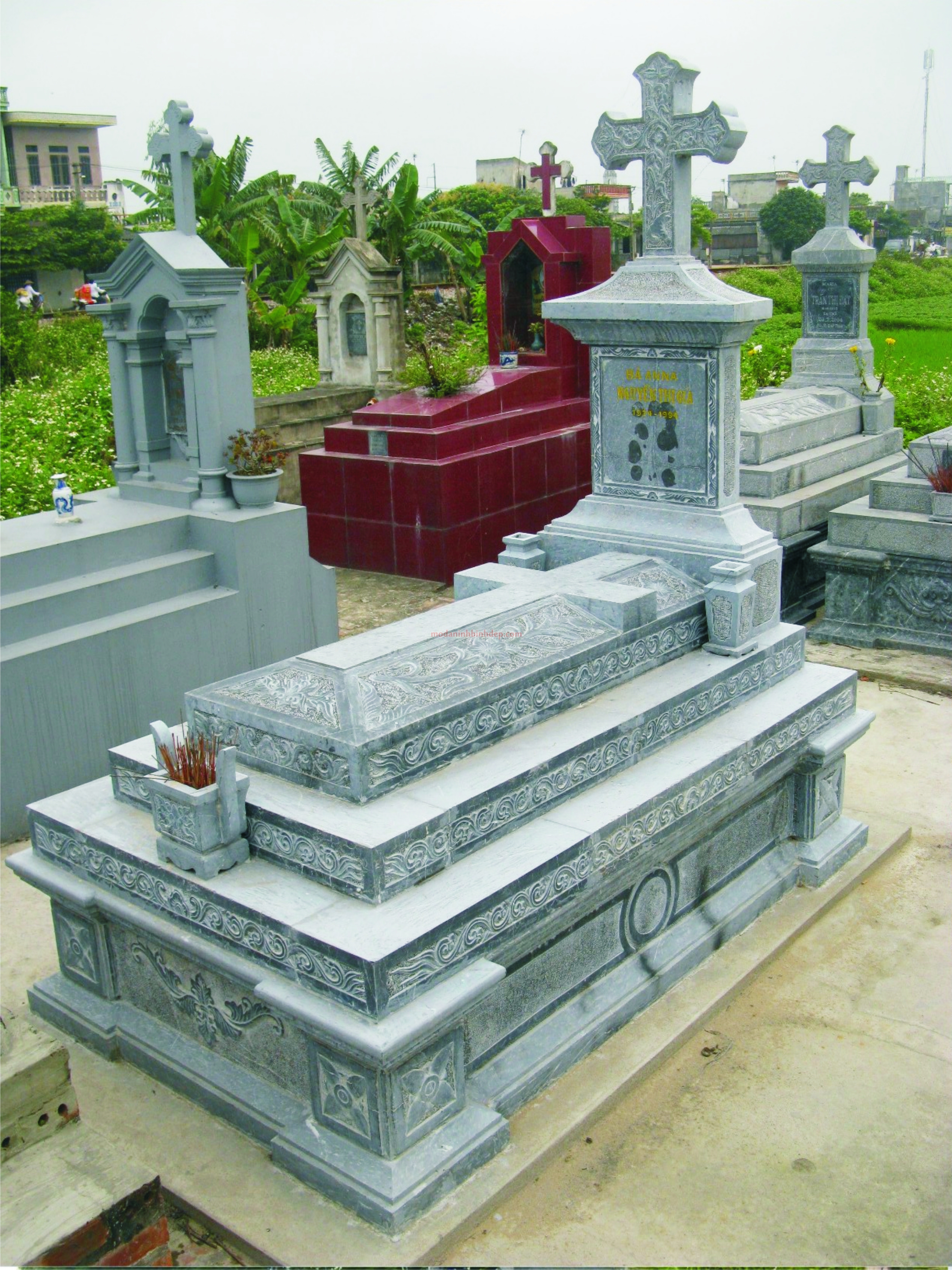 Mộ đá công giáo NB 02