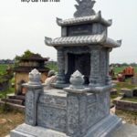 Mộ bằng đá có hai mái NB 08