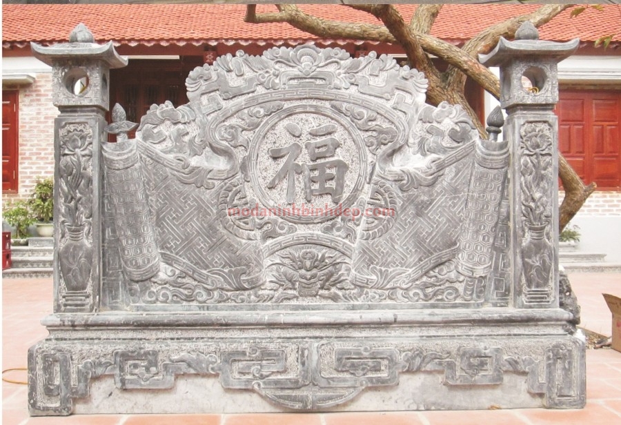 Cuốn thư đá đặt nhà thờ họ